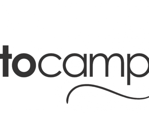Das Logo des histocamp 2026 zeigt eine Feder wie eine Flamme oder Fackel